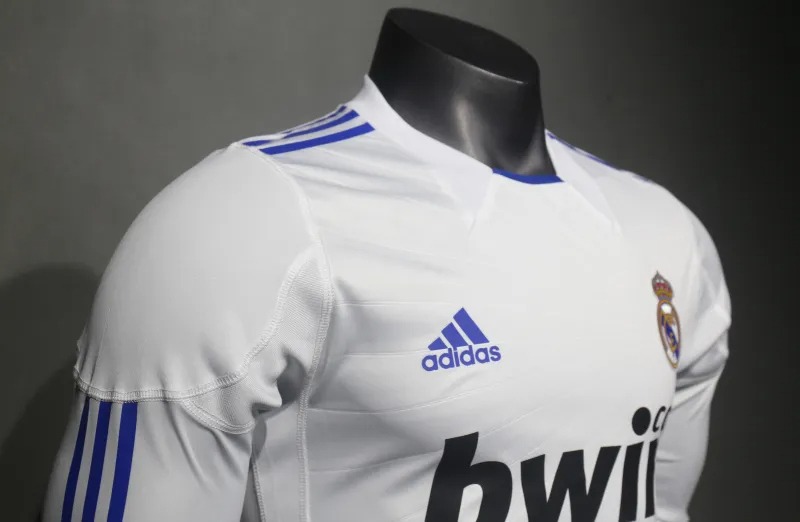 Real Madrid Retro Jersey Home Long Sleeve Soccer Shirt 2010/11