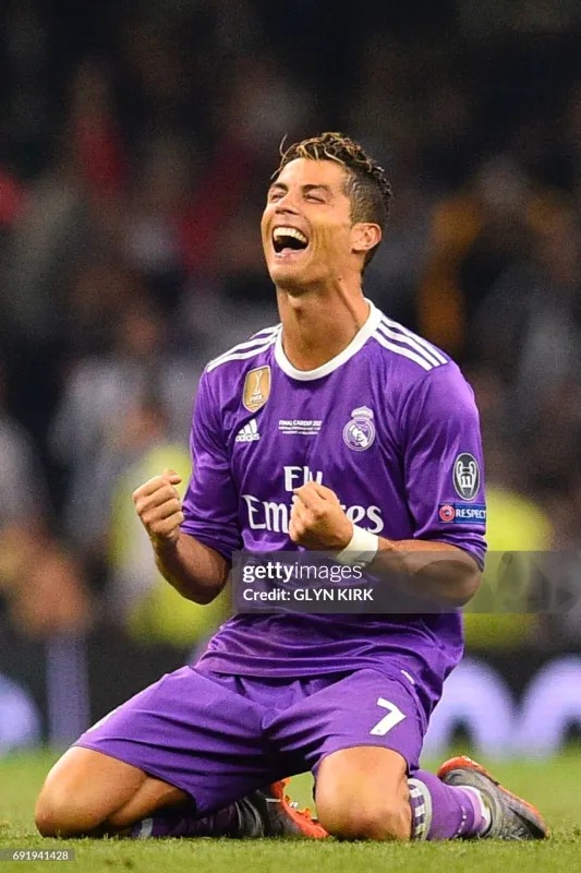 Real Madrid Retro Jersey Away Long Sleeve Soccer Shirt 2016/17 - U-jersey