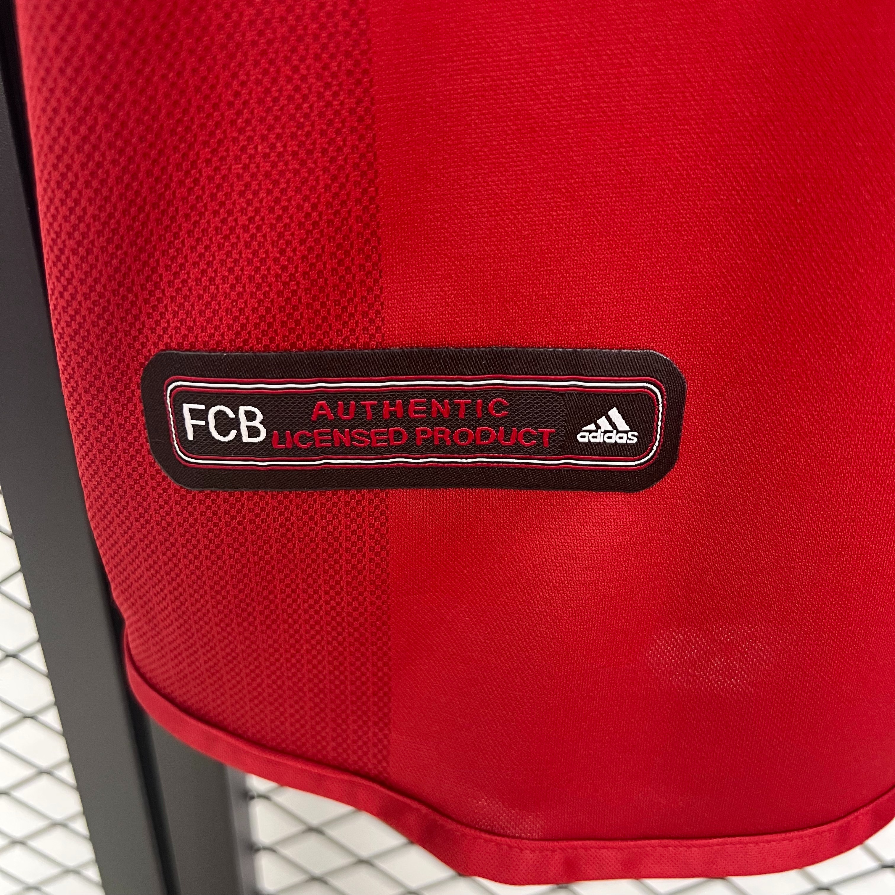 Bayern Munich Retro Jersey Home Soccer Shirt 2001-02 - U-jersey