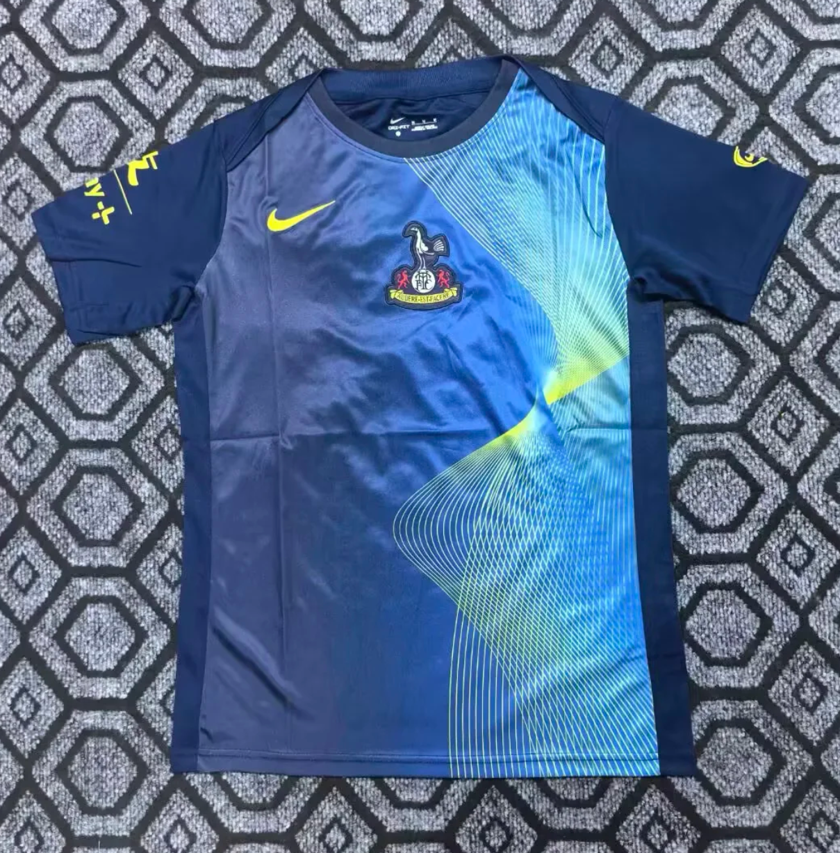 Tottenham Hotspur third pre-match blue football jersey 2025/2026