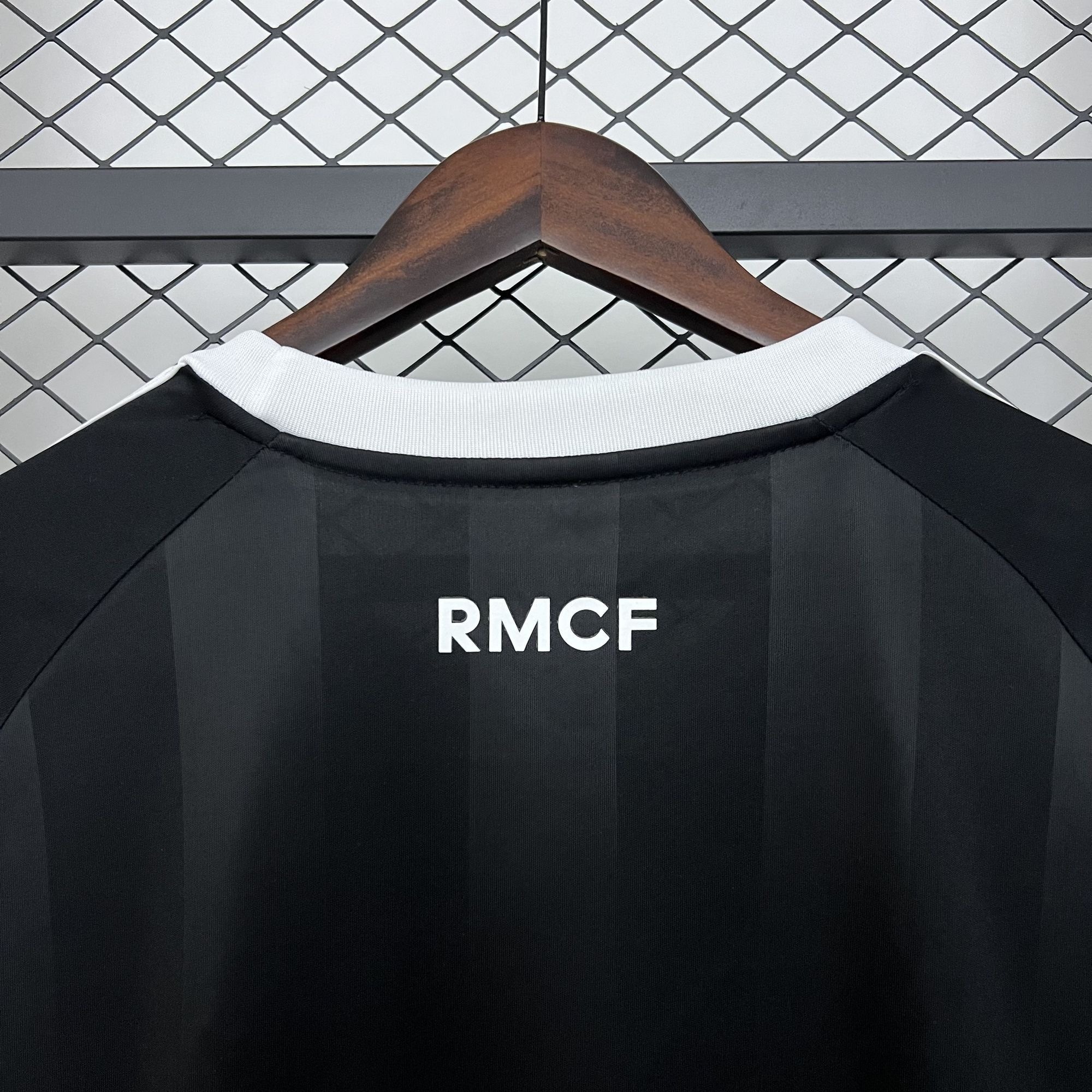 Real Madrid Football Jersey Black Goalkeeper Custom Shirt 2025/26 - ujerseystore