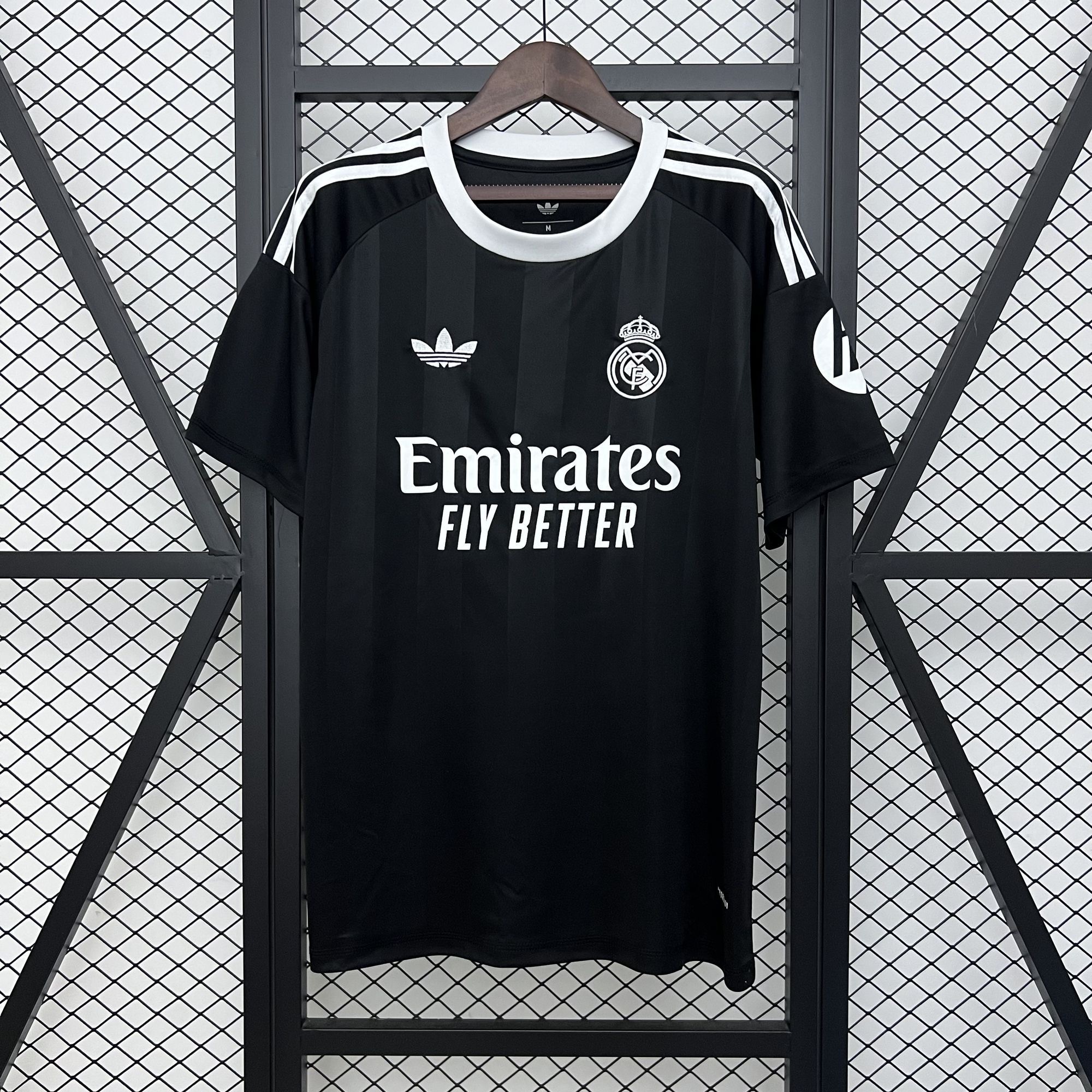Real Madrid Football Jersey Black Goalkeeper Custom Shirt 2025/26 - ujerseystore