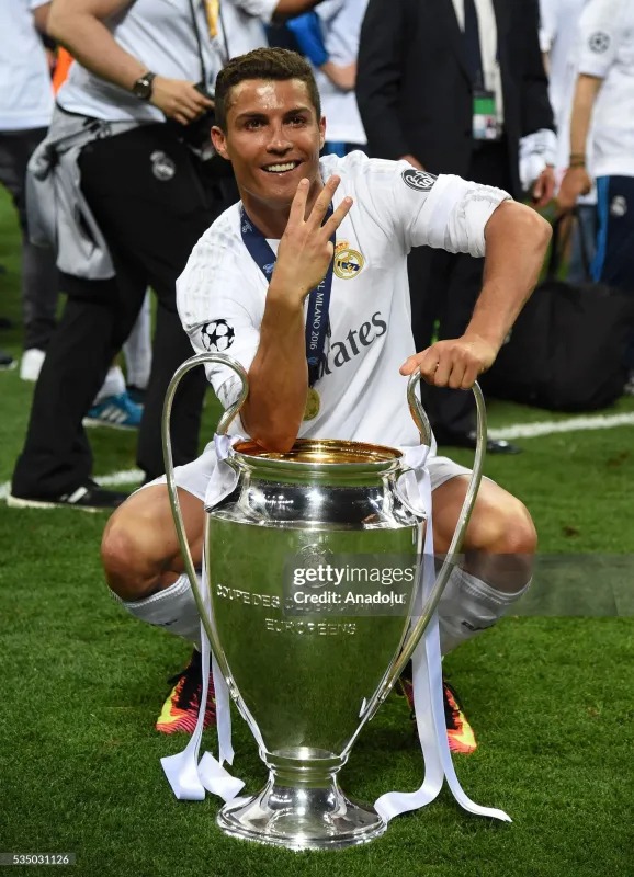 Real Madrid Retro Jersey Home Long Sleeve Soccer Shirt 2015/16 - U-jersey