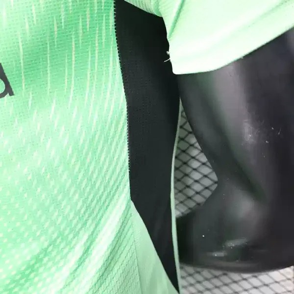 Liverpool Football Jersey Green Goalkeeper Shirt 2025/26