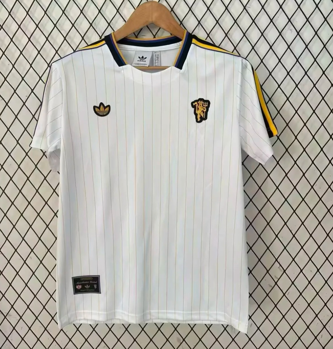 Manchester United Vintage Football Jersey - Ujersey NHL