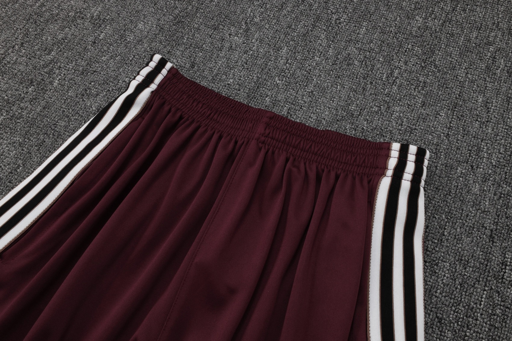 Ajax Training Jersey Kit Red 2025/26 - Ujersey NHL