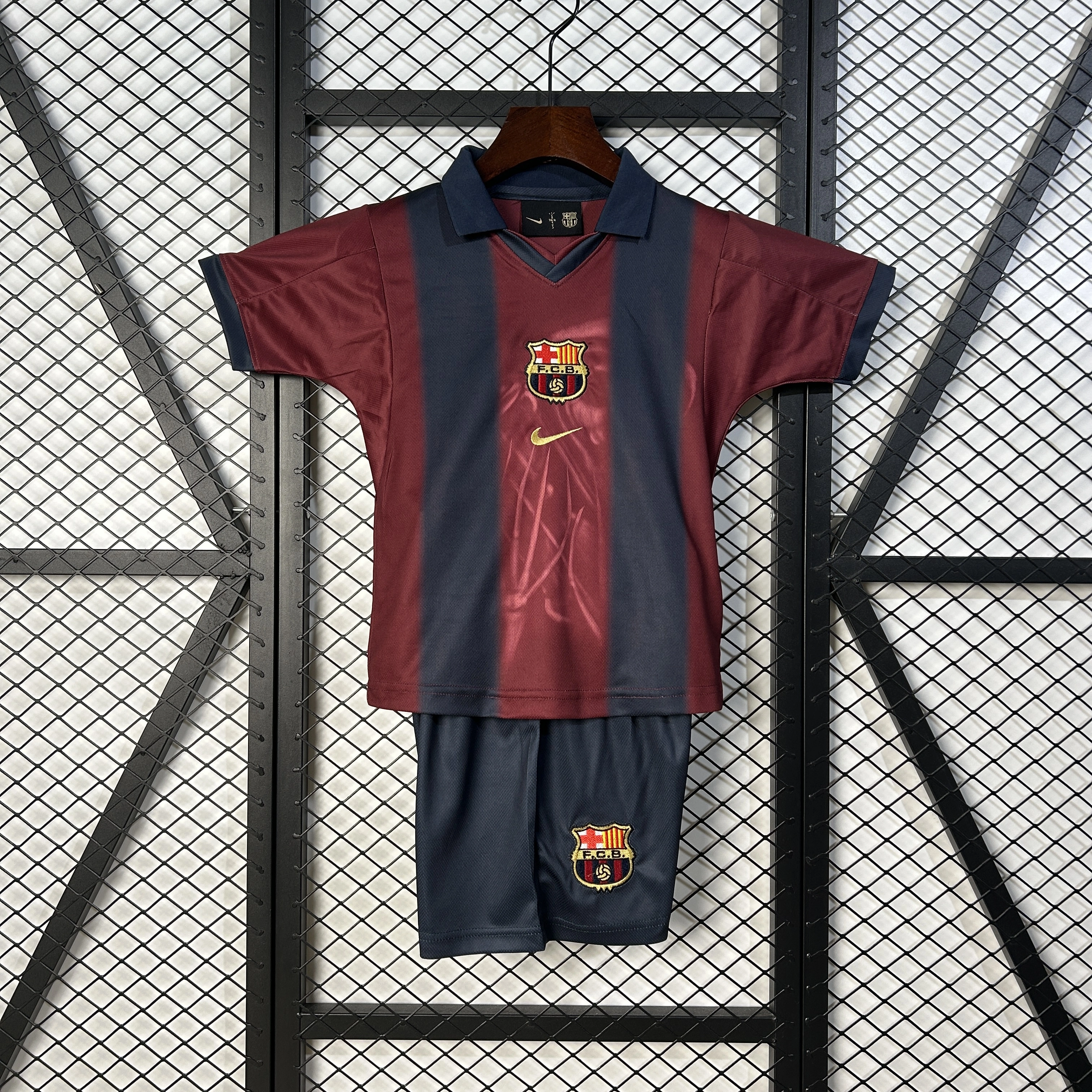 Barcelona Retro Home x CJ SKELETON Kids Kit Jersey+Shorts 2000/01 - Ujersey NHL
