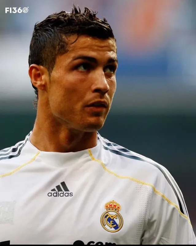 Real Madrid Retro Jersey Home Long Sleeve Soccer Shirt 2009/10