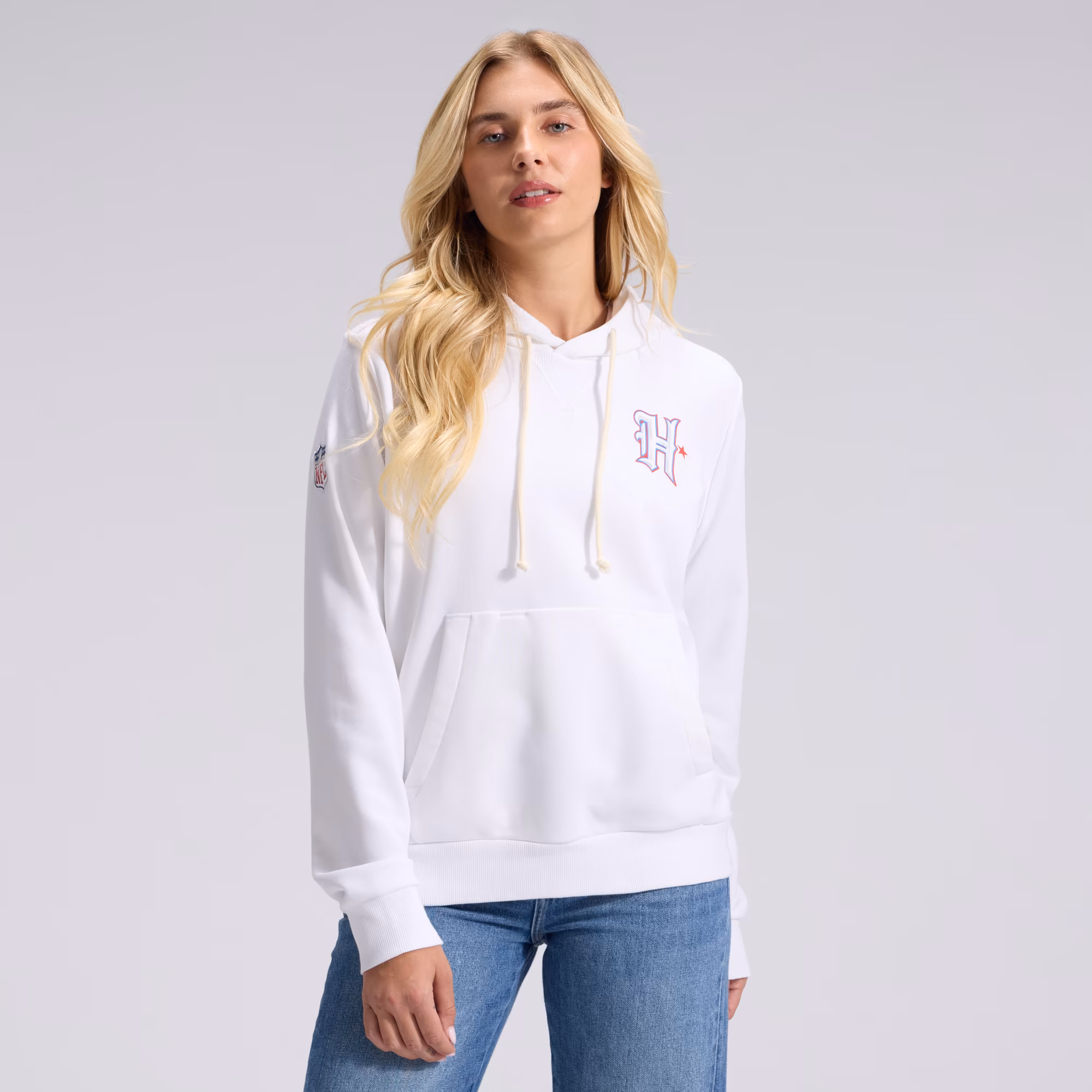 Women's Houston Texans  Nike White 2026 Rivalries Collection Standard Issue Sideline Pullover Hoodie - Ujersey
