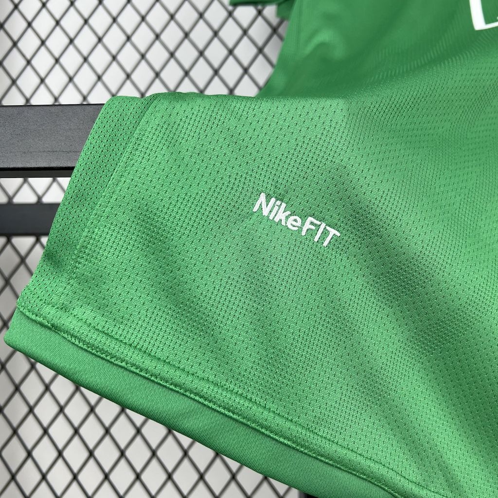 Manchester United Retro Green Goalkeeper Football Jersey Shirt 2007/08