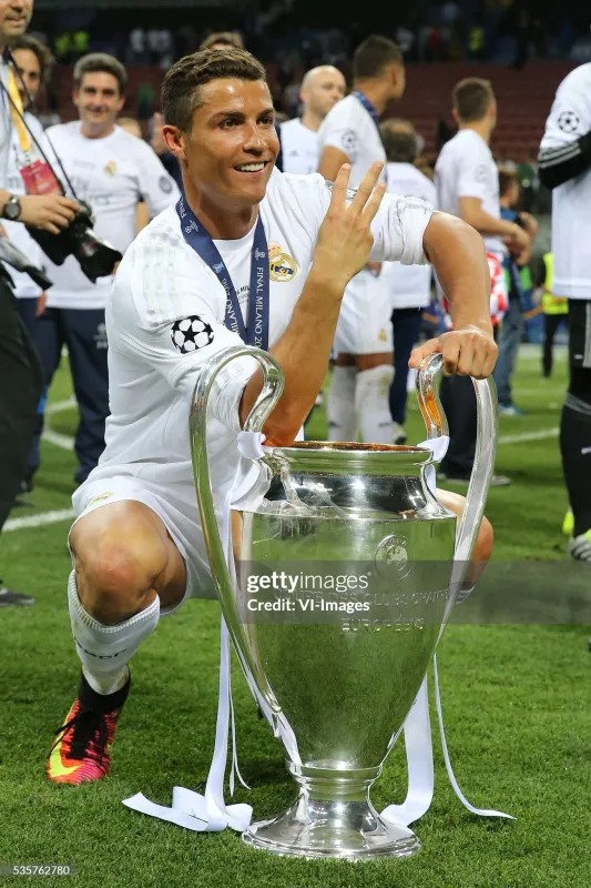 Real Madrid Retro Jersey Home Long Sleeve Soccer Shirt 2015/16