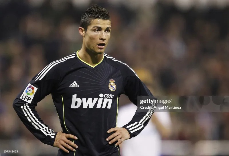 Real Madrid Retro Jersey Away Long Sleeve Soccer Shirt 2010/11