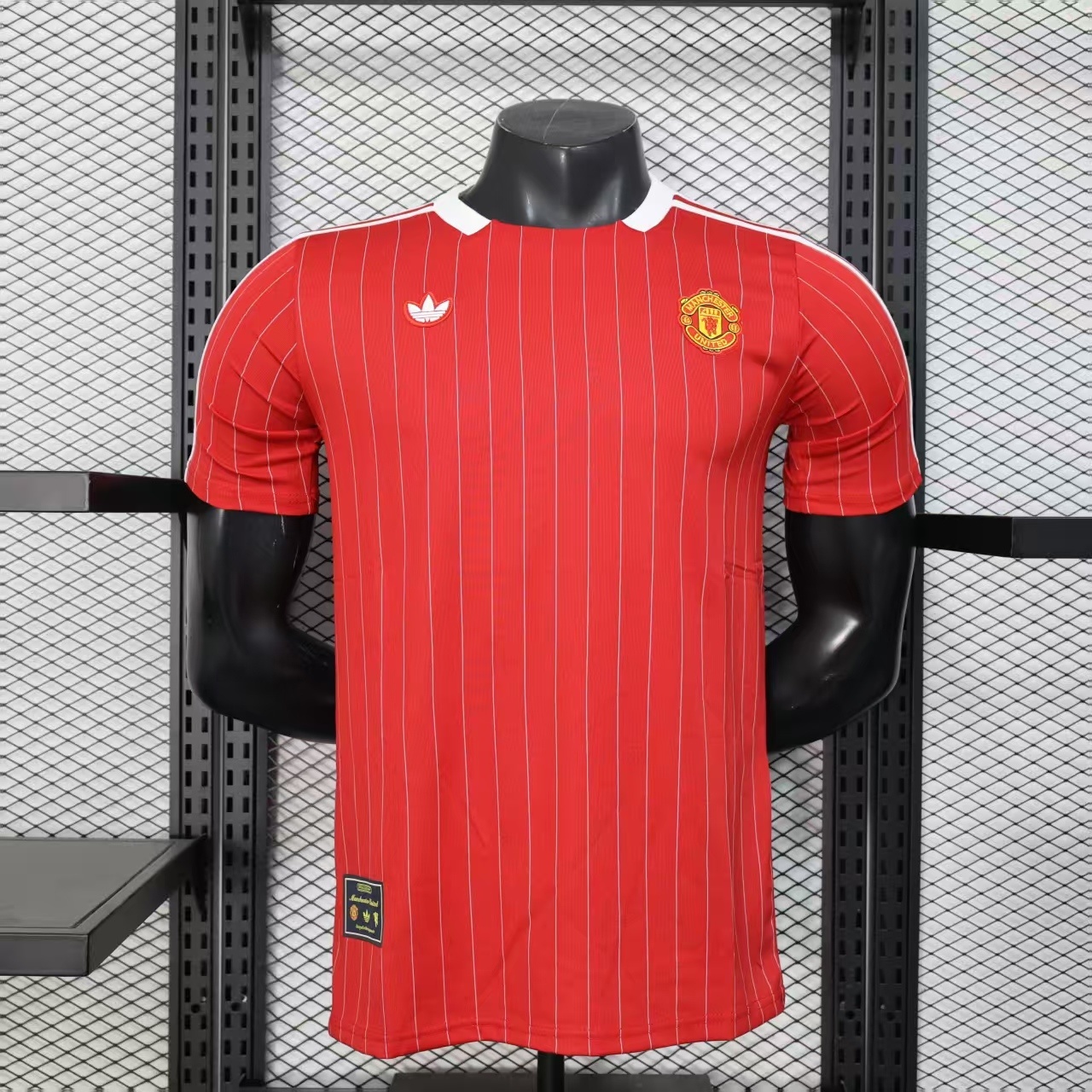 Manchester United's casual-style football jersey 2026