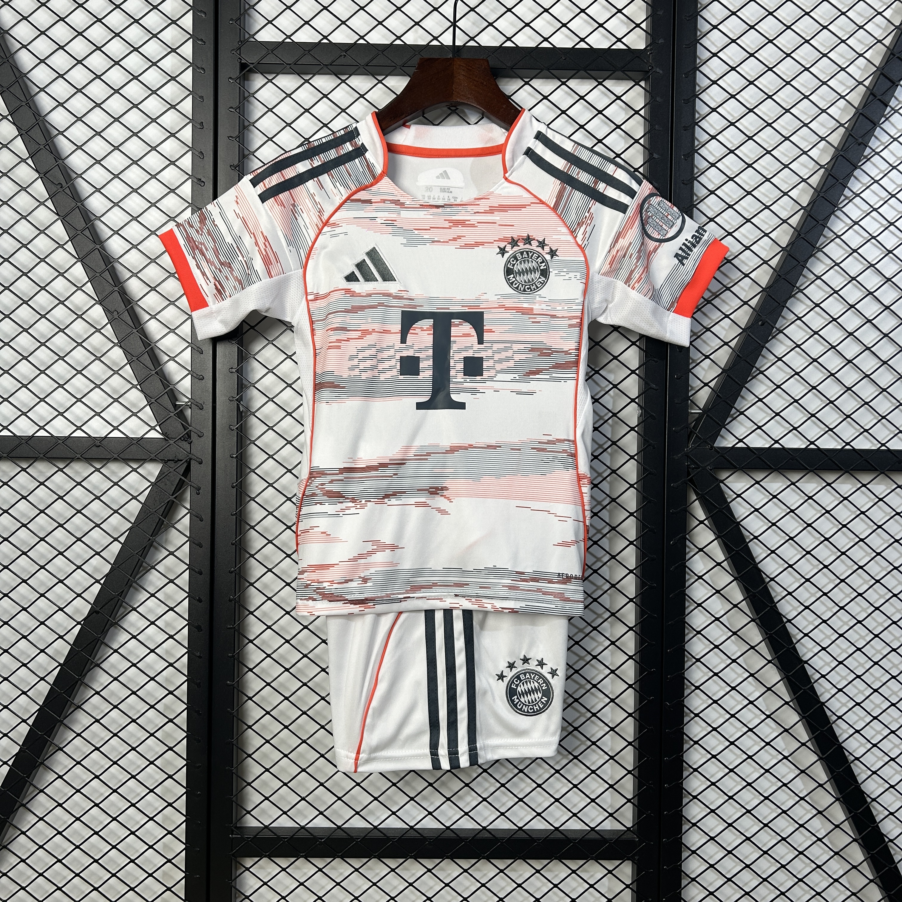 Bayern Munich Away Kids Kit Jerseys+Shorts 2025/26 - U-jersey