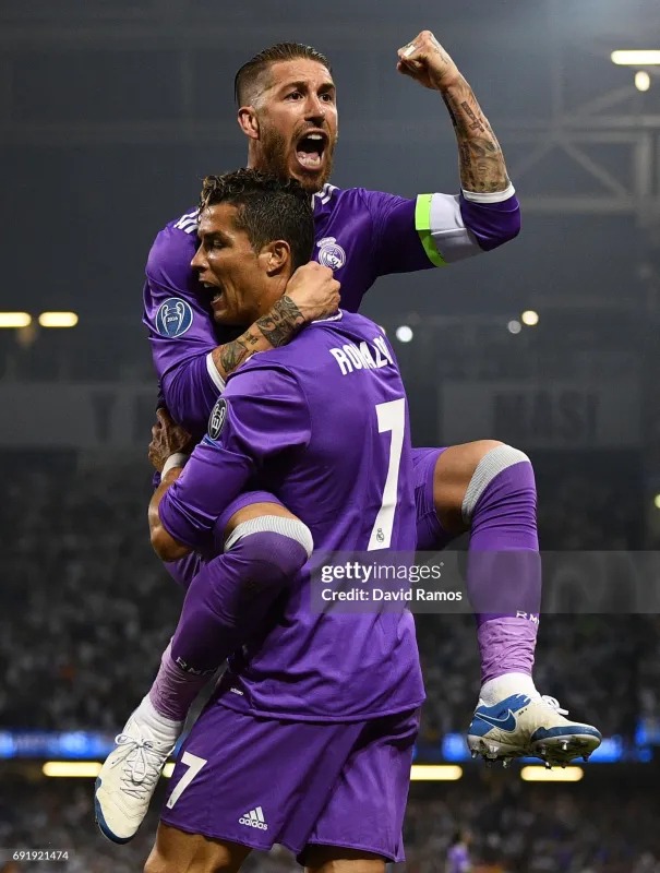 Real Madrid Retro Jersey Away Long Sleeve Soccer Shirt 2016/17