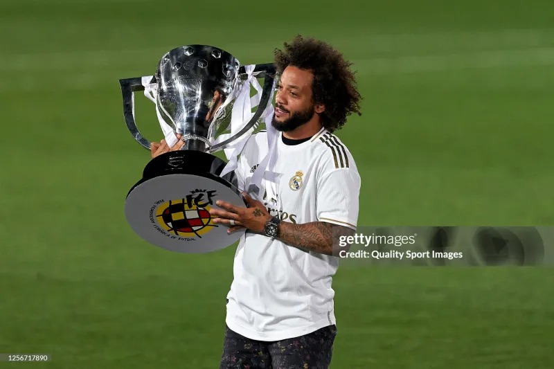 Real Madrid Retro Jersey Home Long Sleeve Soccer Shirt 2019/20