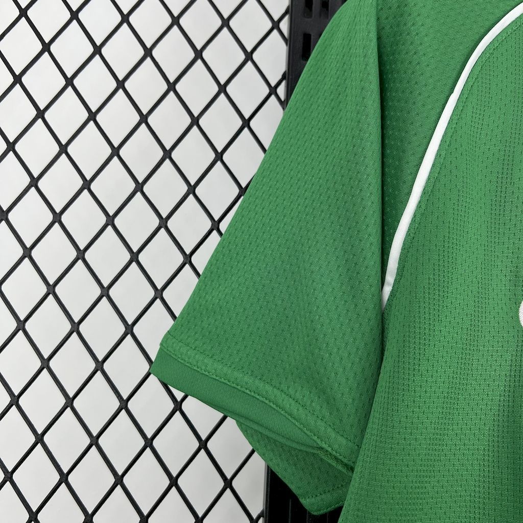 Manchester United Retro Green Goalkeeper Football Jersey Shirt 2007/08