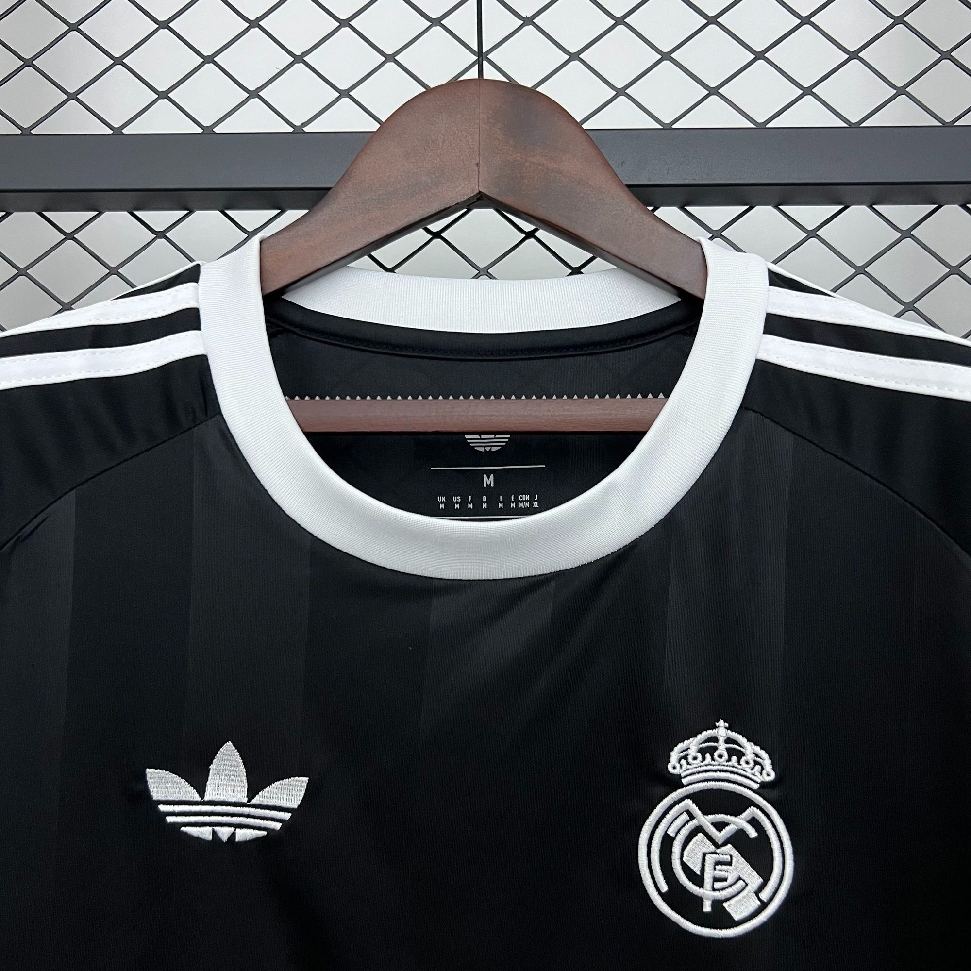 Real Madrid Football Jersey Black Goalkeeper Custom Shirt 2025/26 - SUjersey01