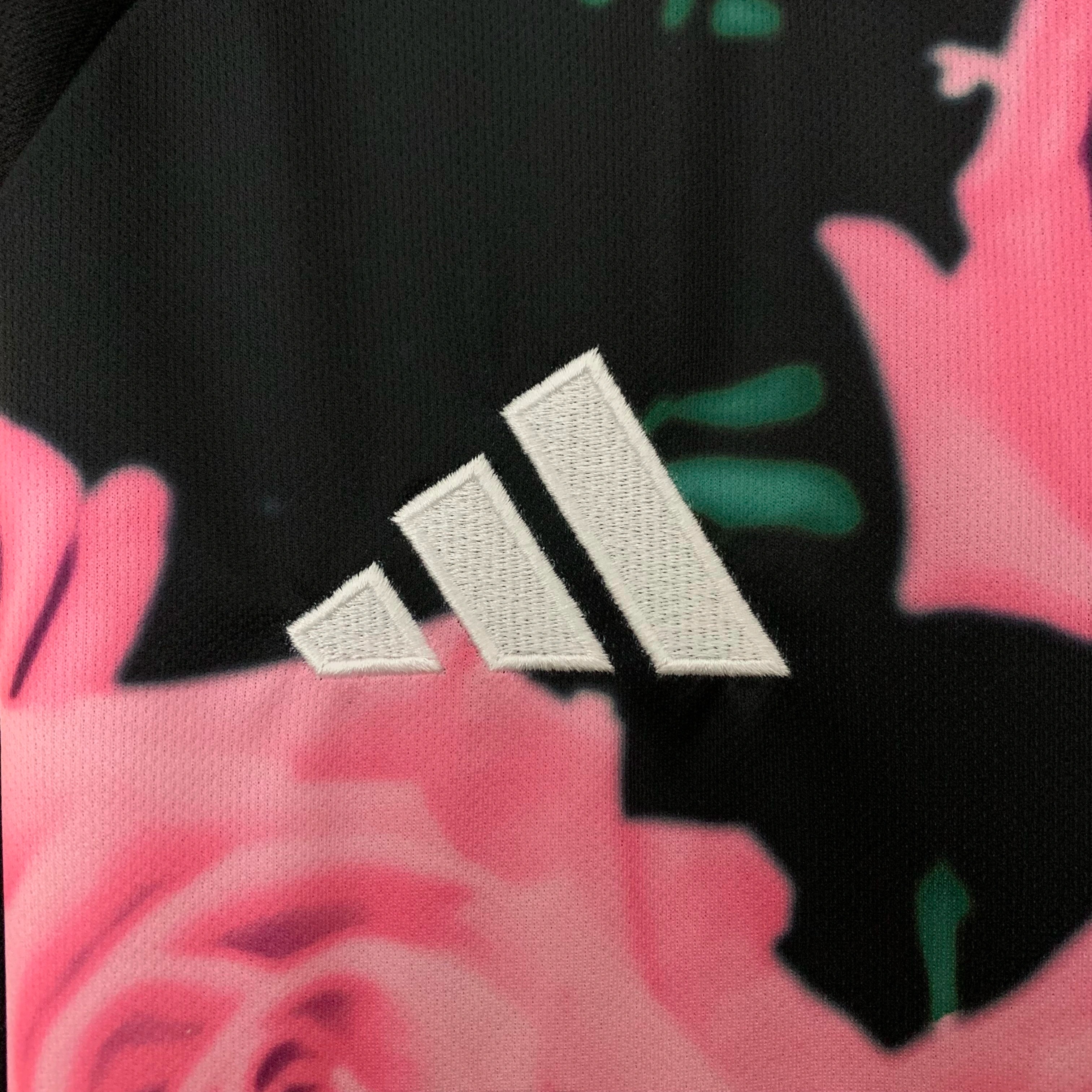 Real Madrid Soccer Jersey Rose & Snake Special Edition Custom Shirt 2025/26 - ujerseystore