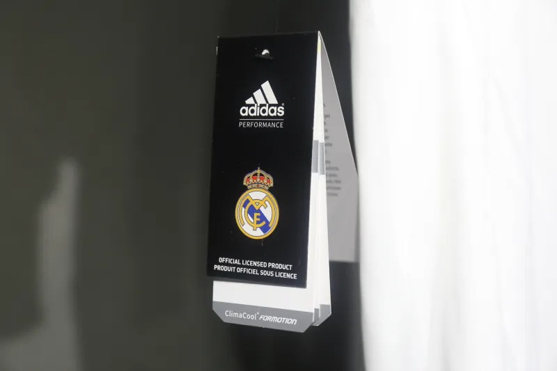 Real Madrid Retro Jersey Home Soccer Shirt 2011/12