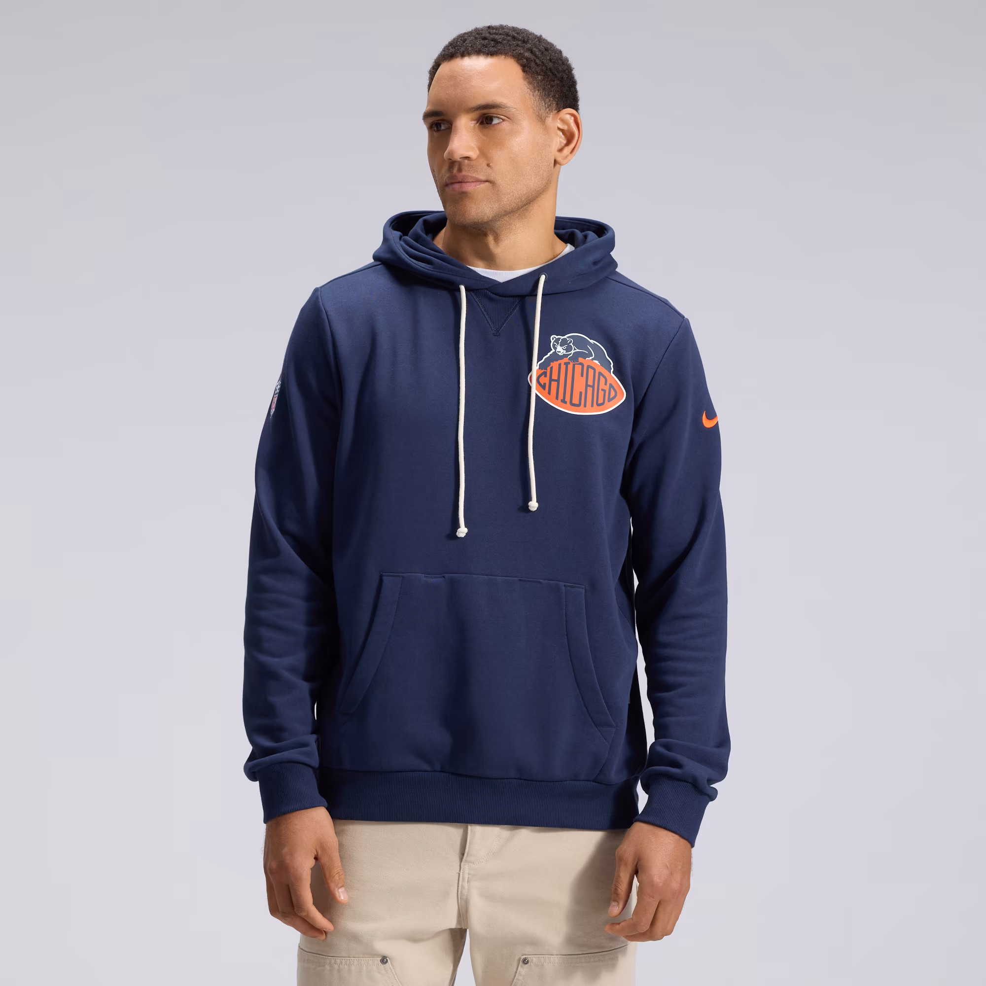 Men's Chicago Bears  Nike Navy 2026 Rivalries Collection Standard Issue Sideline Pullover Hoodie - U-jersey