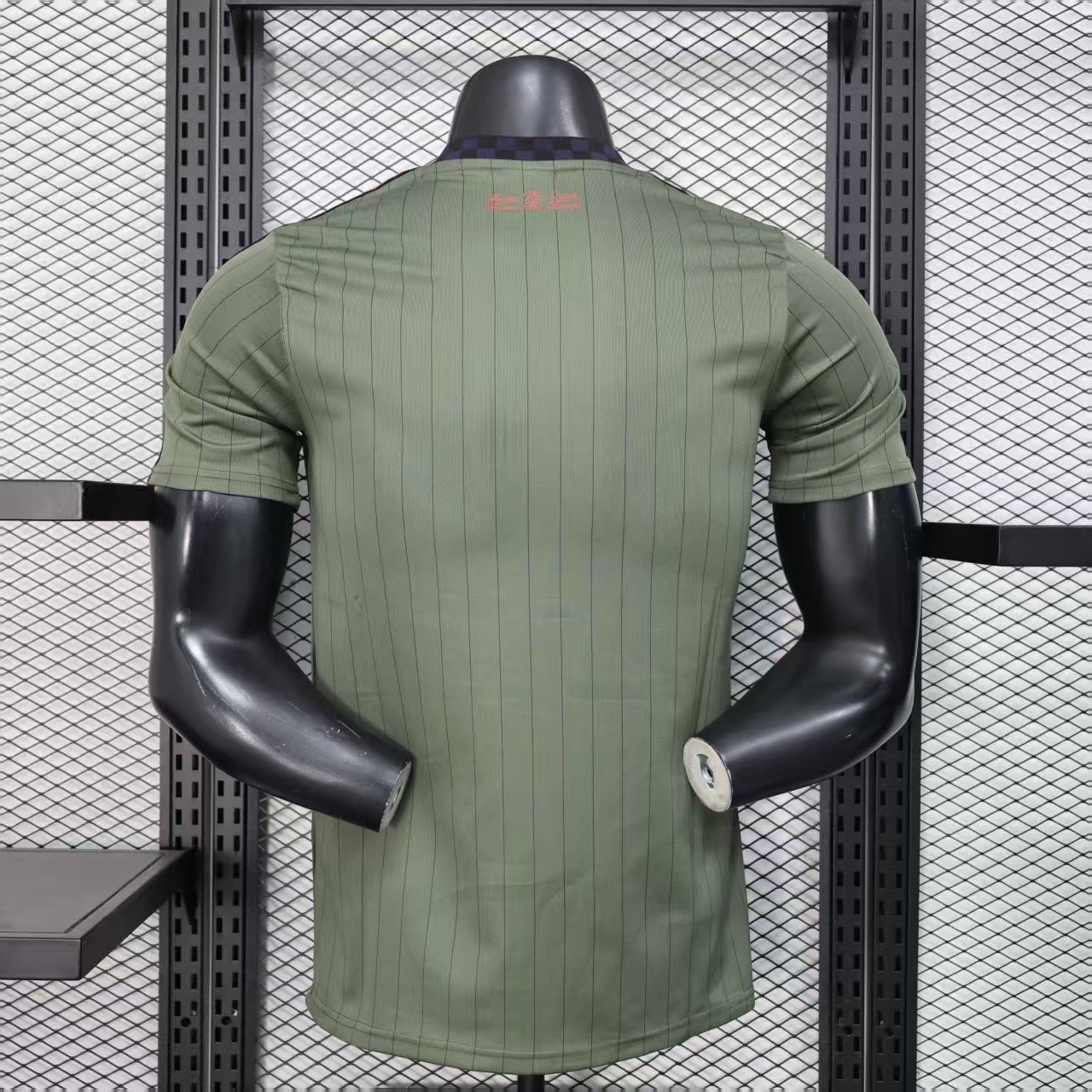 Bayern Munich's casual-style football jersey 2025/2026