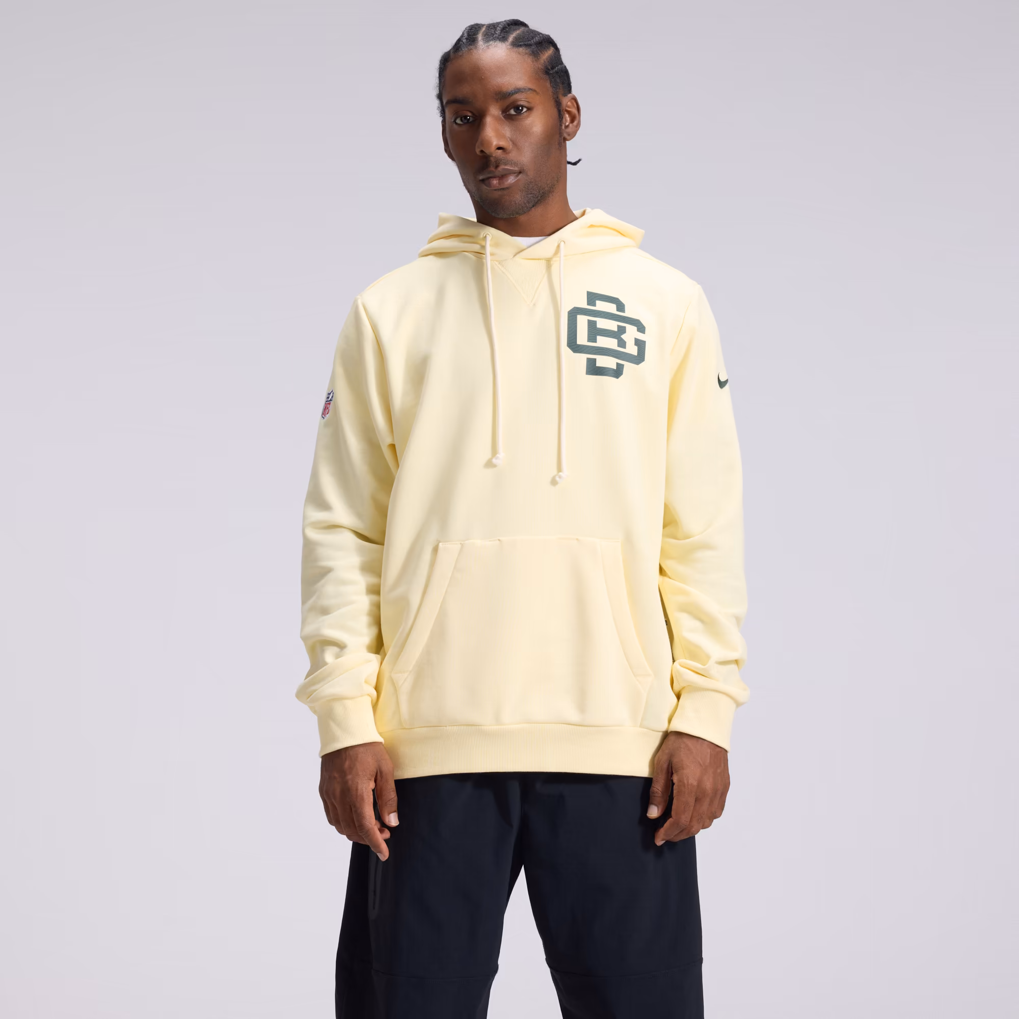 Men's Green Bay Packers  Nike Cream 2026 Rivalries Collection Standard Issue Sideline Pullover Hoodie - Ujersey