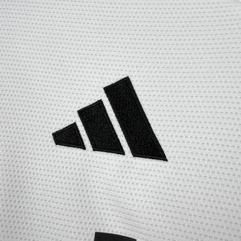 Beşiktaş Home Football Jersey Custom Shirt 2025/26 - ujerseystore