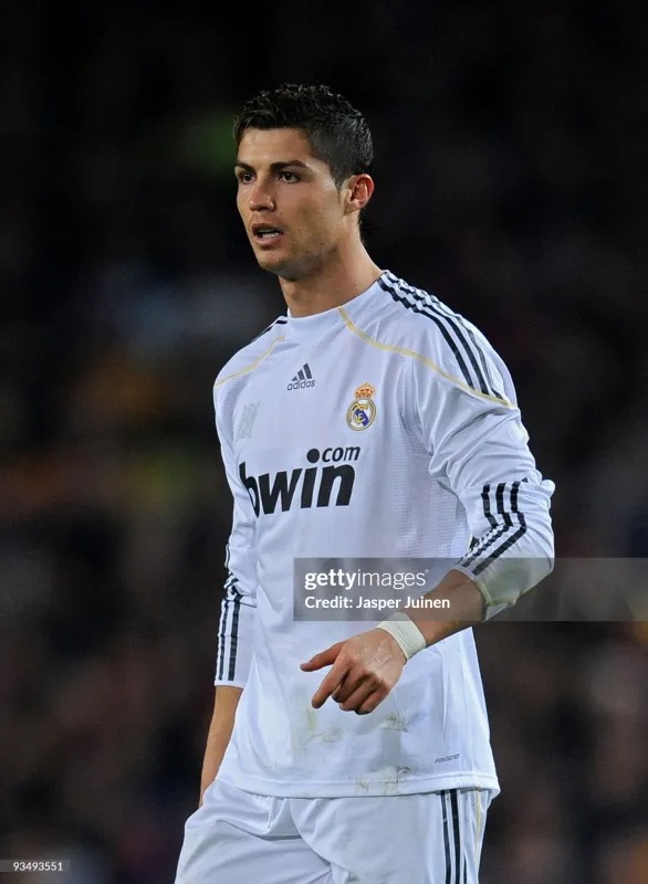 Real Madrid Retro Jersey Home Long Sleeve Soccer Shirt 2009/10
