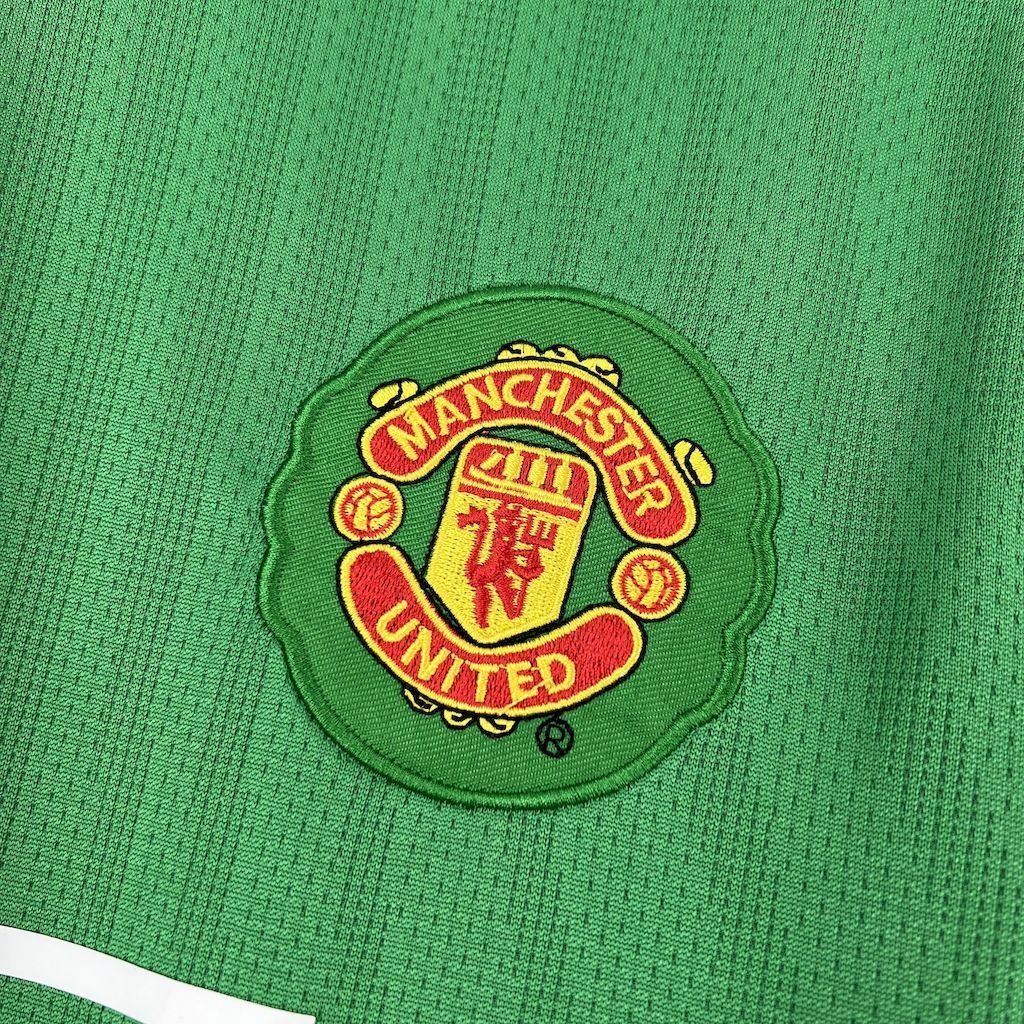 Manchester United Retro Green Goalkeeper Football Jersey Shirt 2007/08