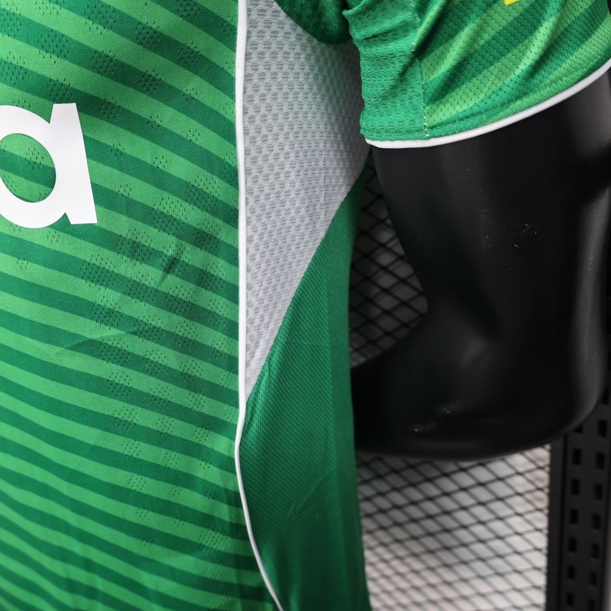 Newcastle United  Football Jersey Away Shirt 2025/26