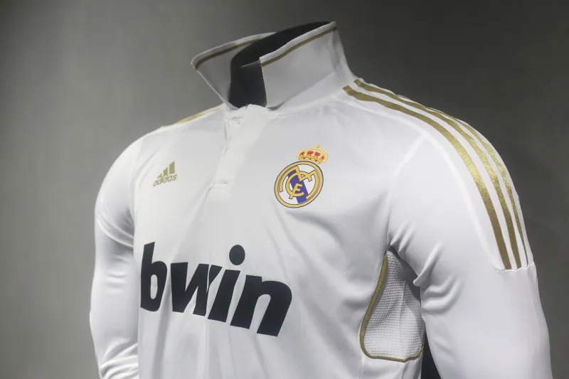 Real Madrid Retro Jersey Home Long Sleeve Soccer Shirt 2011/12