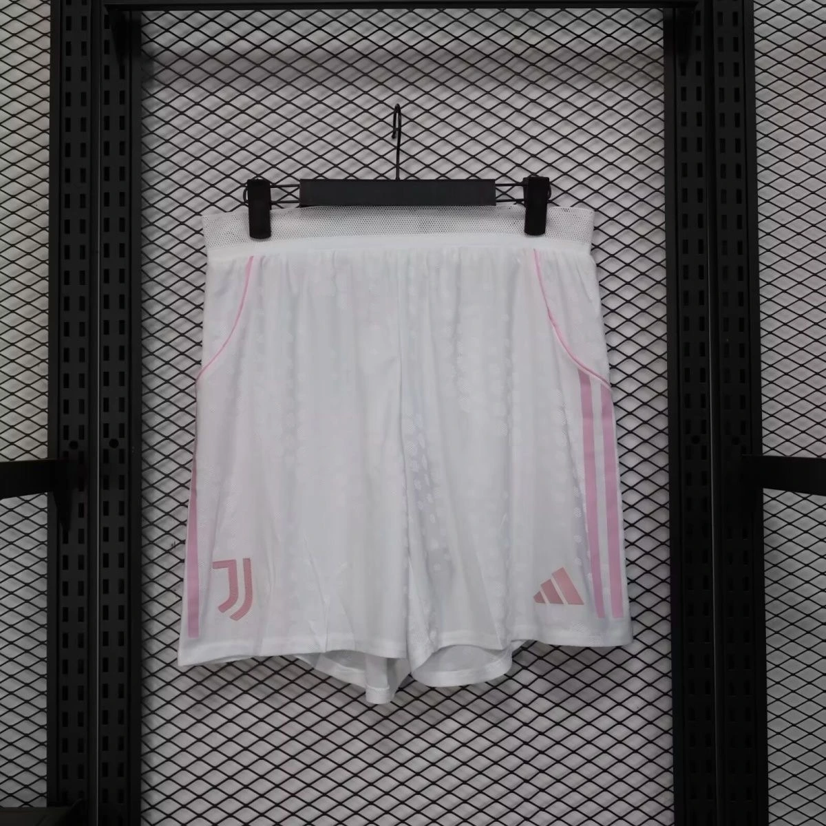 Juventus Soccer Jersey Pink & White Shorts 2025/26 - U-jersey