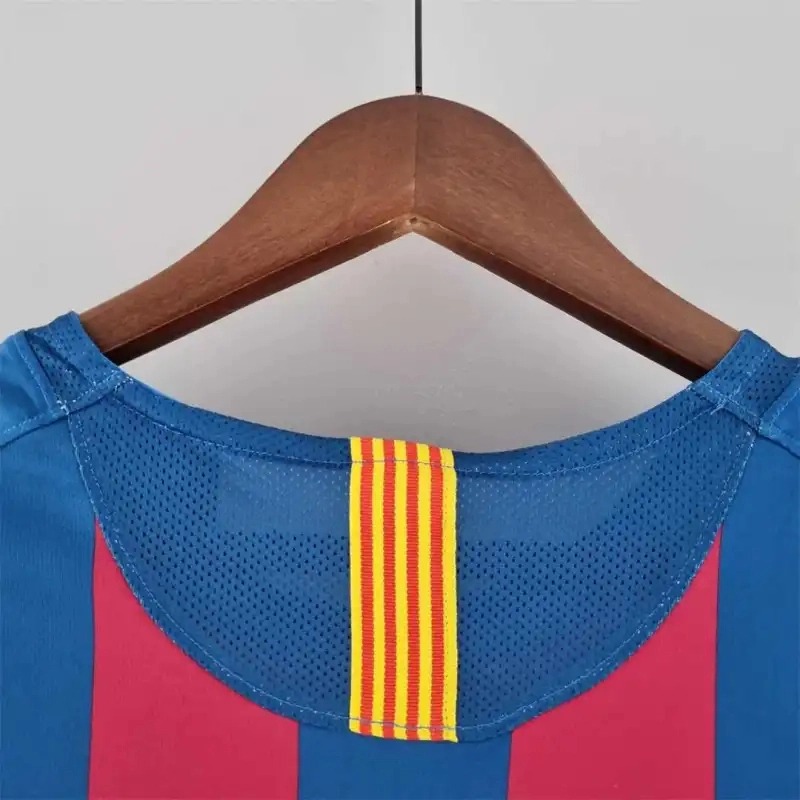 Barcelona Retro Jersey Home Long Sleeve Soccer Shirt 2005-06