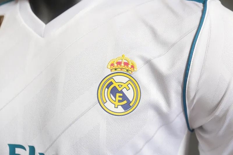 Real Madrid Retro Jersey Home Soccer Shirt 2017/18