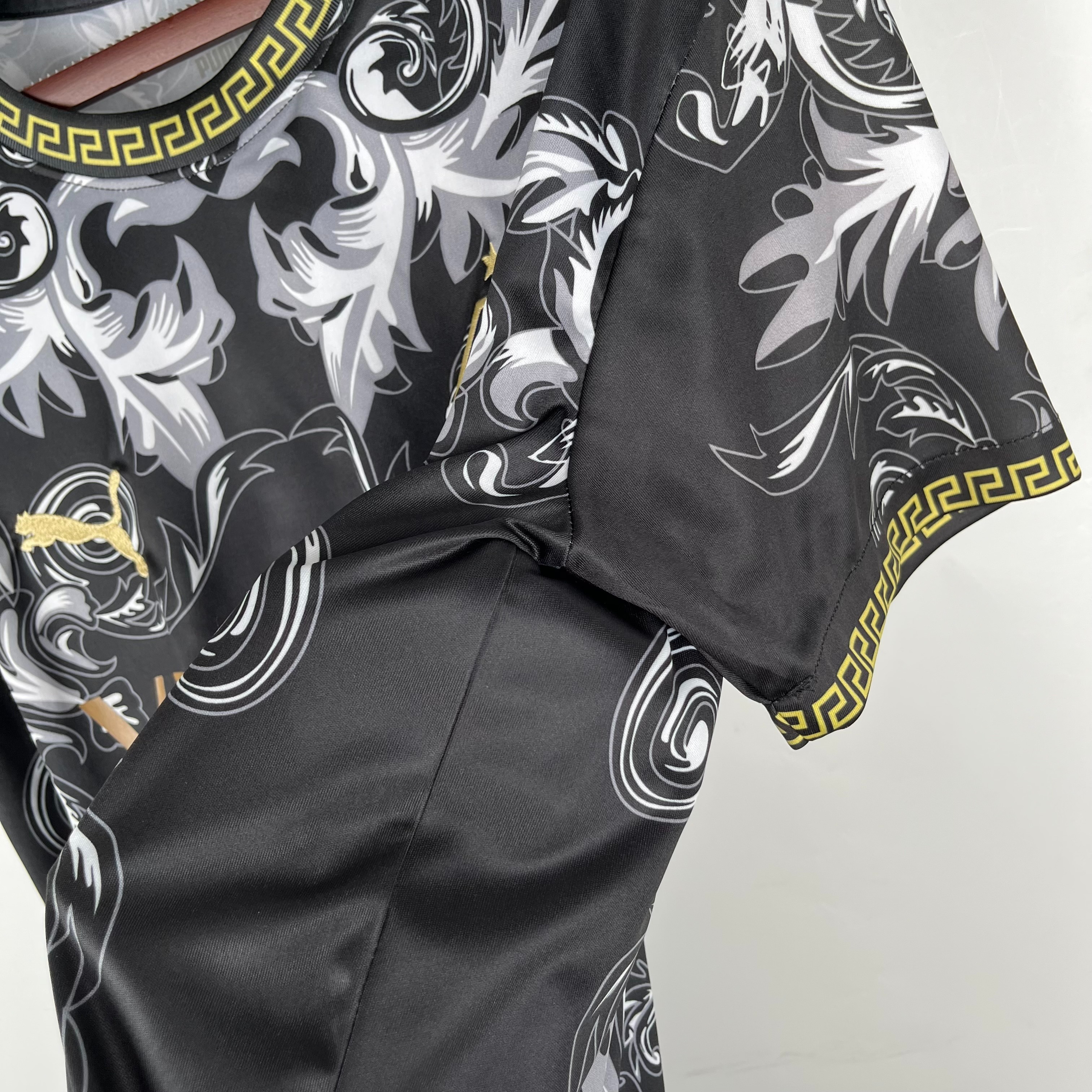 Italy Soccer Jersey x Versace Black Special Edition Custom Shirt 2024 - ujerseystore