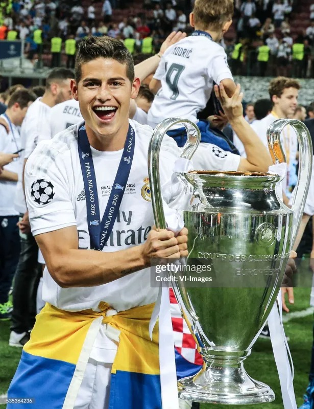 Real Madrid Retro Jersey Home Long Sleeve Soccer Shirt 2015/16