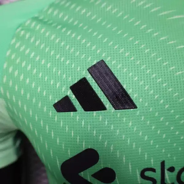 Liverpool Football Jersey Green Goalkeeper Shirt 2025/26 - U-jersey