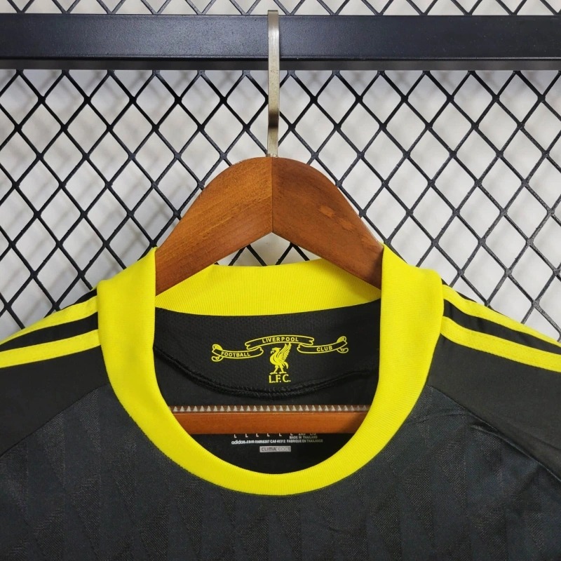 Liverpool Retro Football Jersey Away Custom Shirt 2010/11 - U-jersey