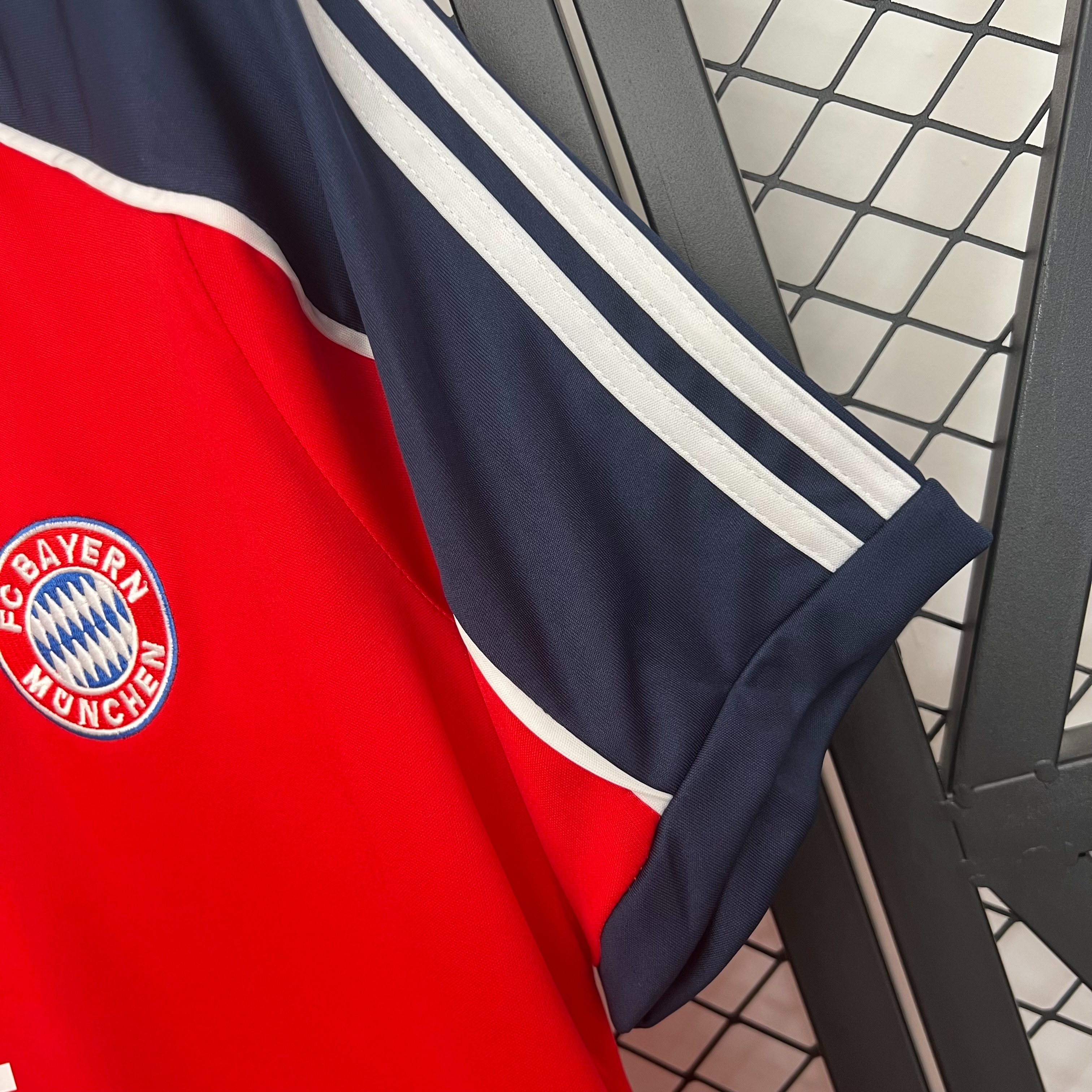 Bayern Munich Retro Jersey Home Soccer Shirt 2000-01
