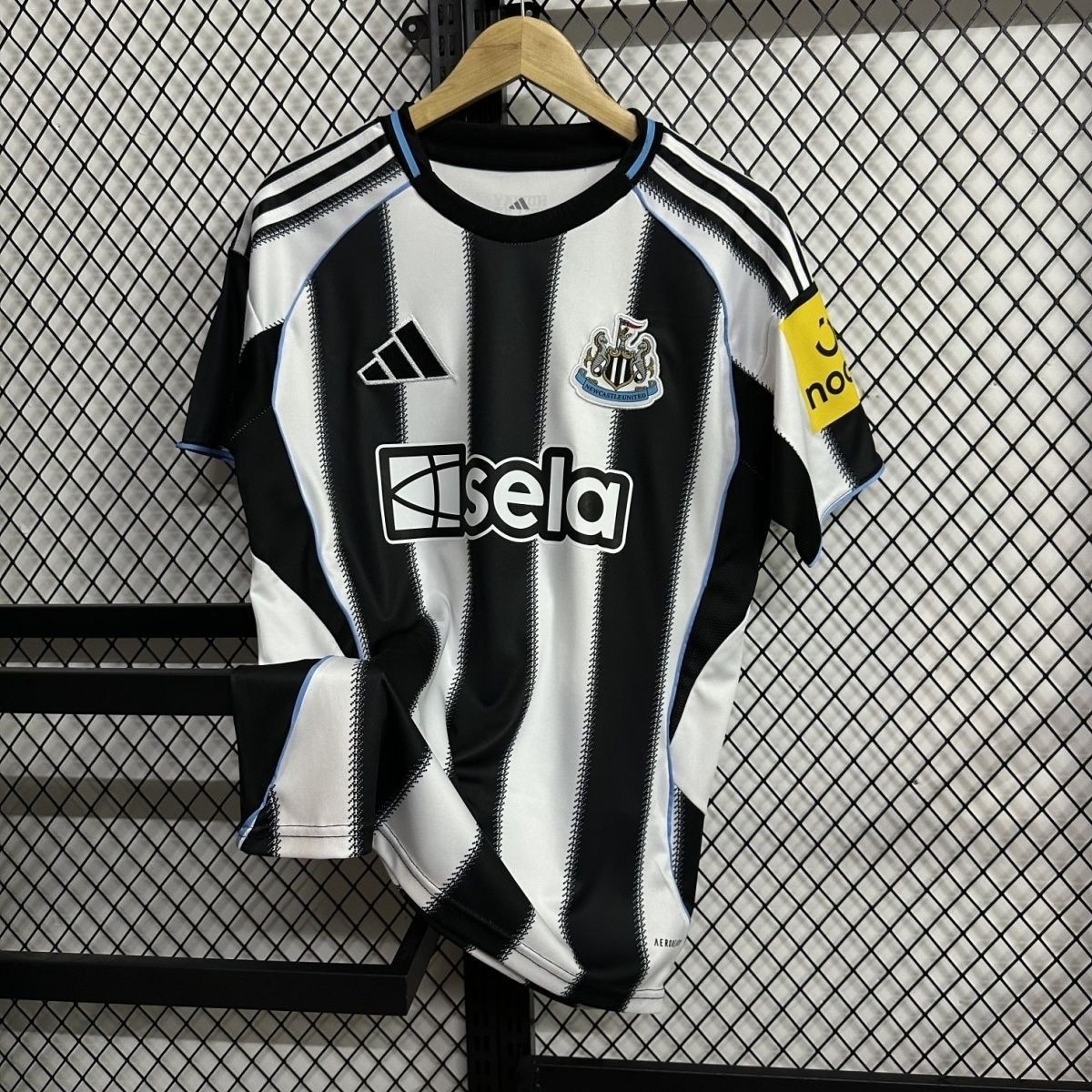 Newcastle United Football Jersey Home Custom Shirt 2025/26 - ujerseystore