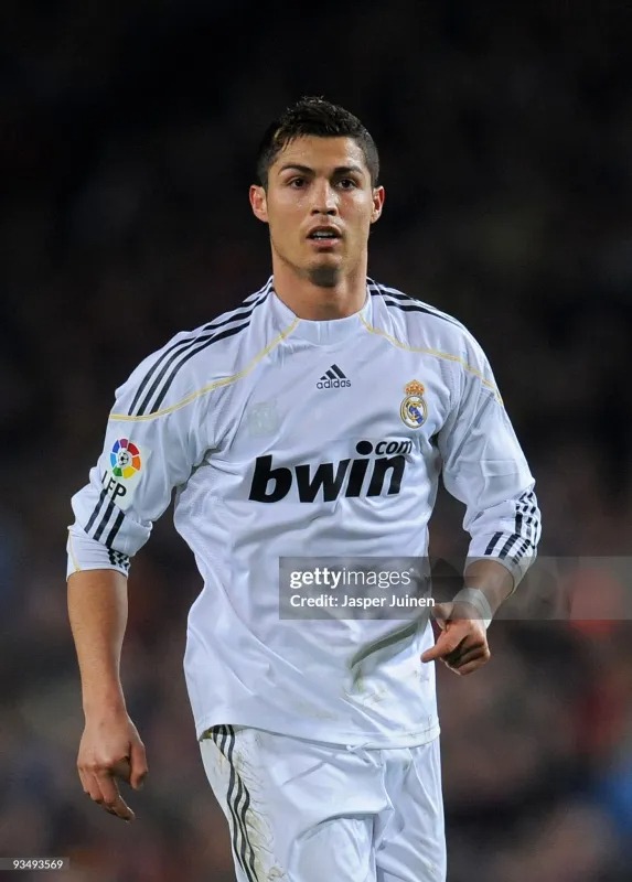 Real Madrid Retro Jersey Home Long Sleeve Soccer Shirt 2009/10