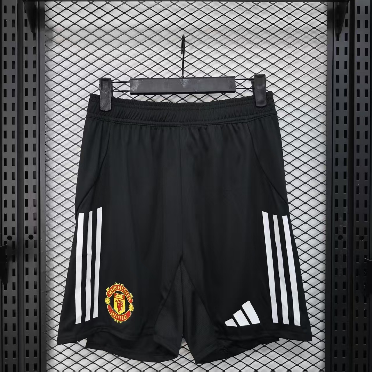 Manchester United  Football Jersey  black Shorts 2025/26
