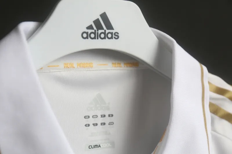 Real Madrid Retro Jersey Home Long Sleeve Soccer Shirt 2011/12