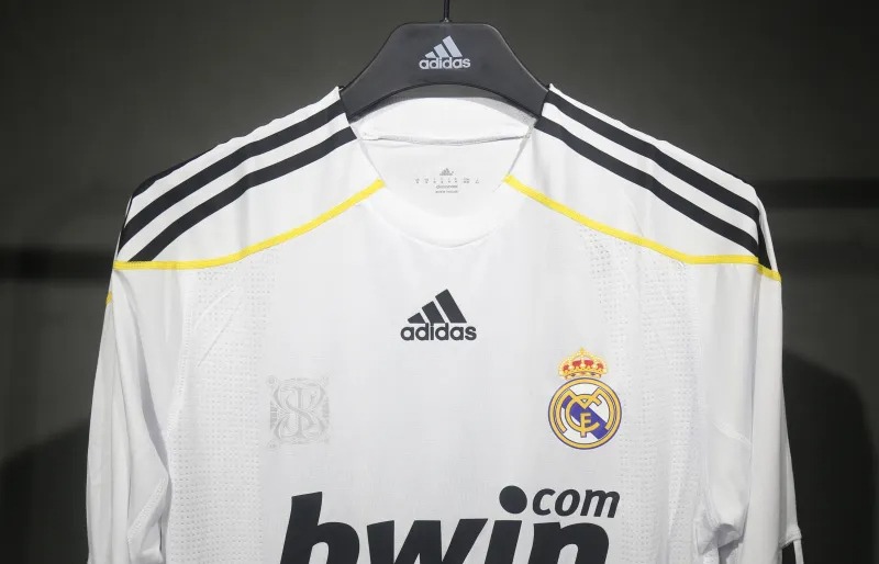 Real Madrid Retro Jersey Home Long Sleeve Soccer Shirt 2009/10
