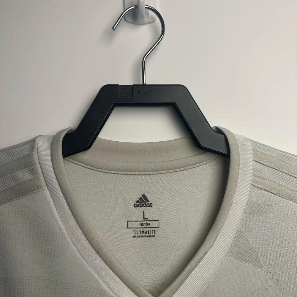 Juventus Retro Soccer Jersey Away Custom Shirt 2019-20 - SUjersey01