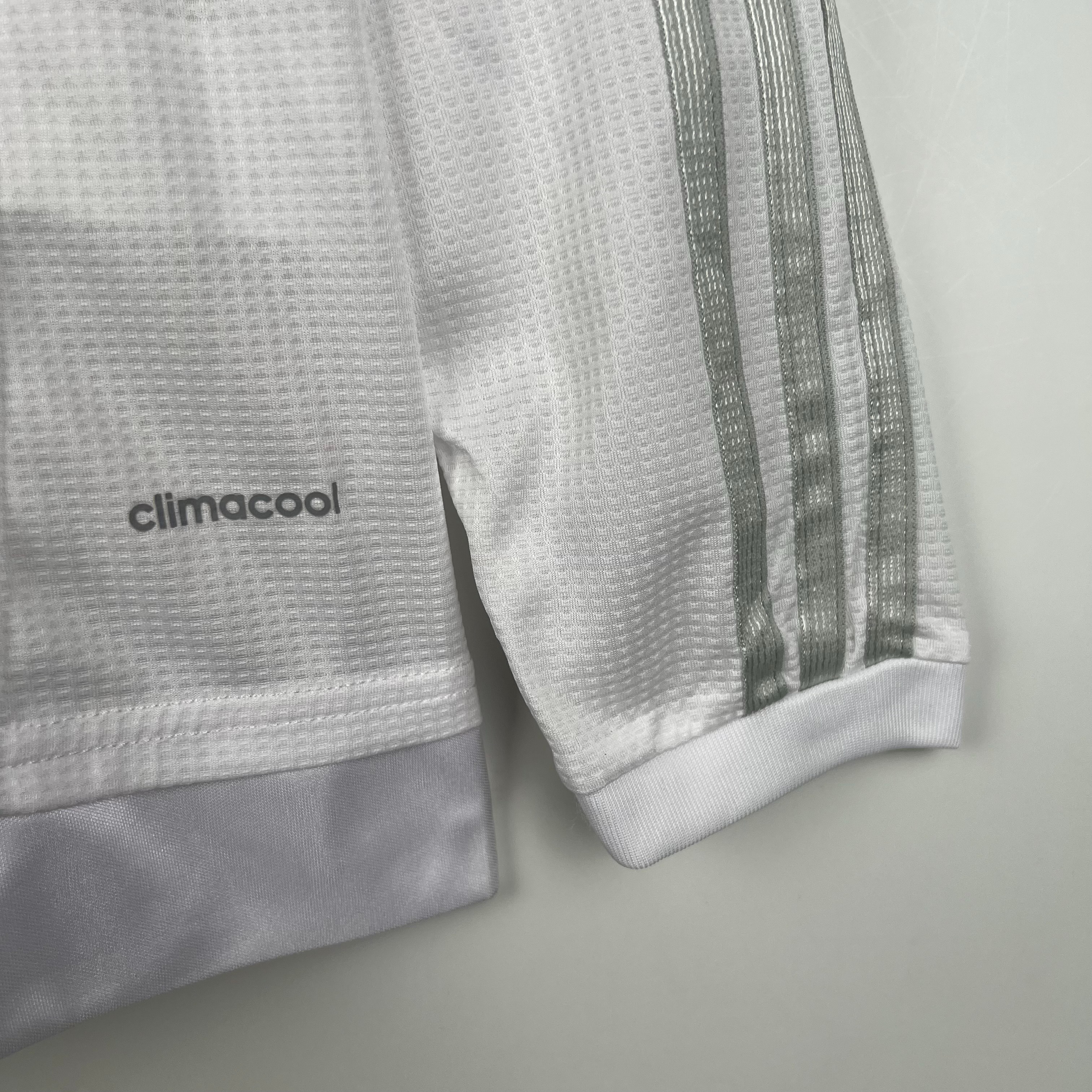 Real Madrid Retro Jersey Home Long Sleeve Custom Soccer Shirt 2015/16