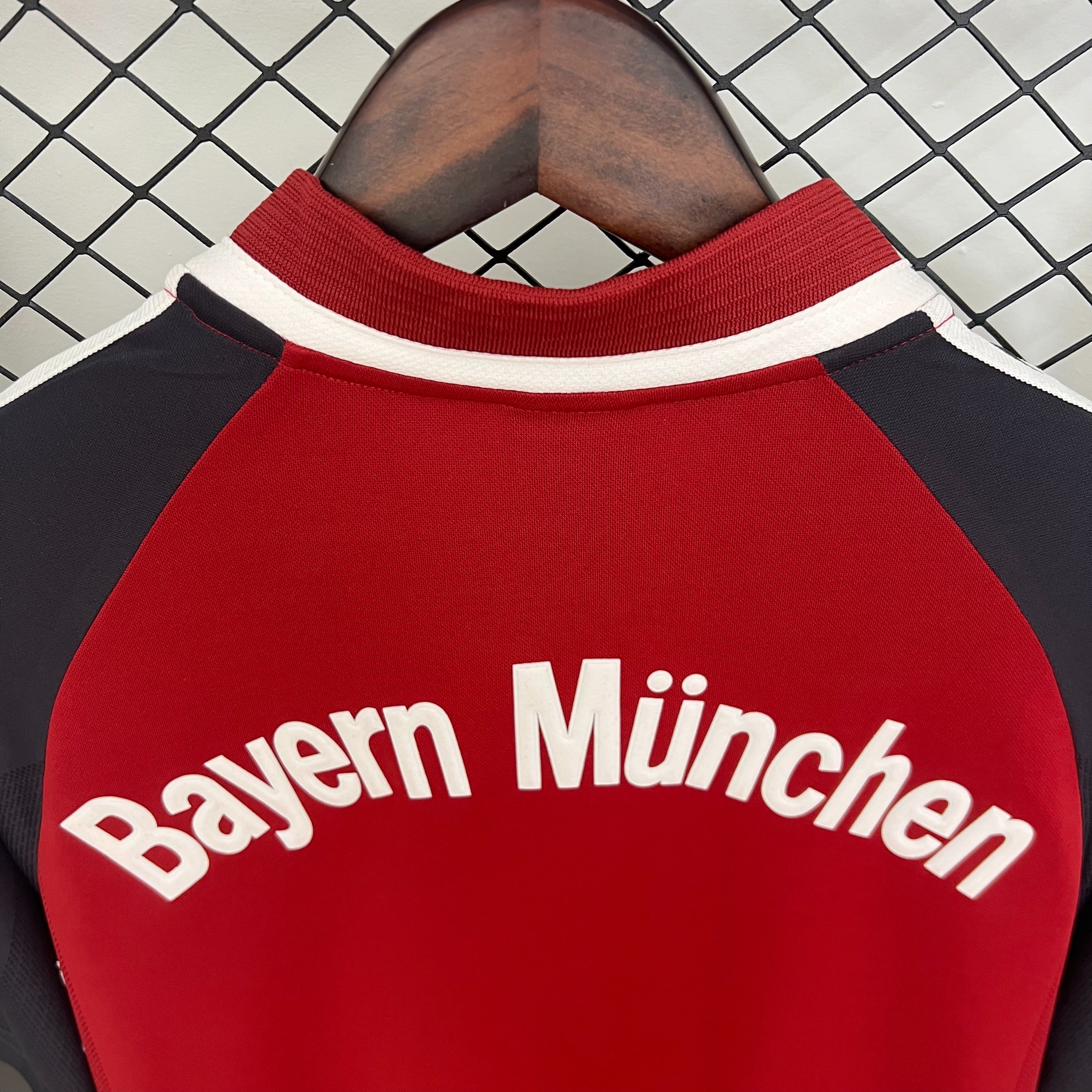 Bayern Munich Retro Jersey Home Soccer Shirt 2001-02