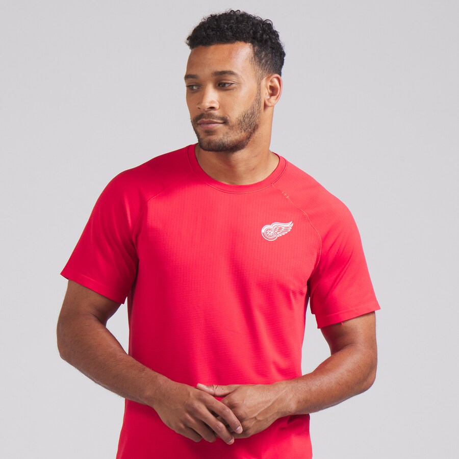 Men's Detroit Red Wings lululemon True Red Metal Vent Tech Short-Sleeve Shirt