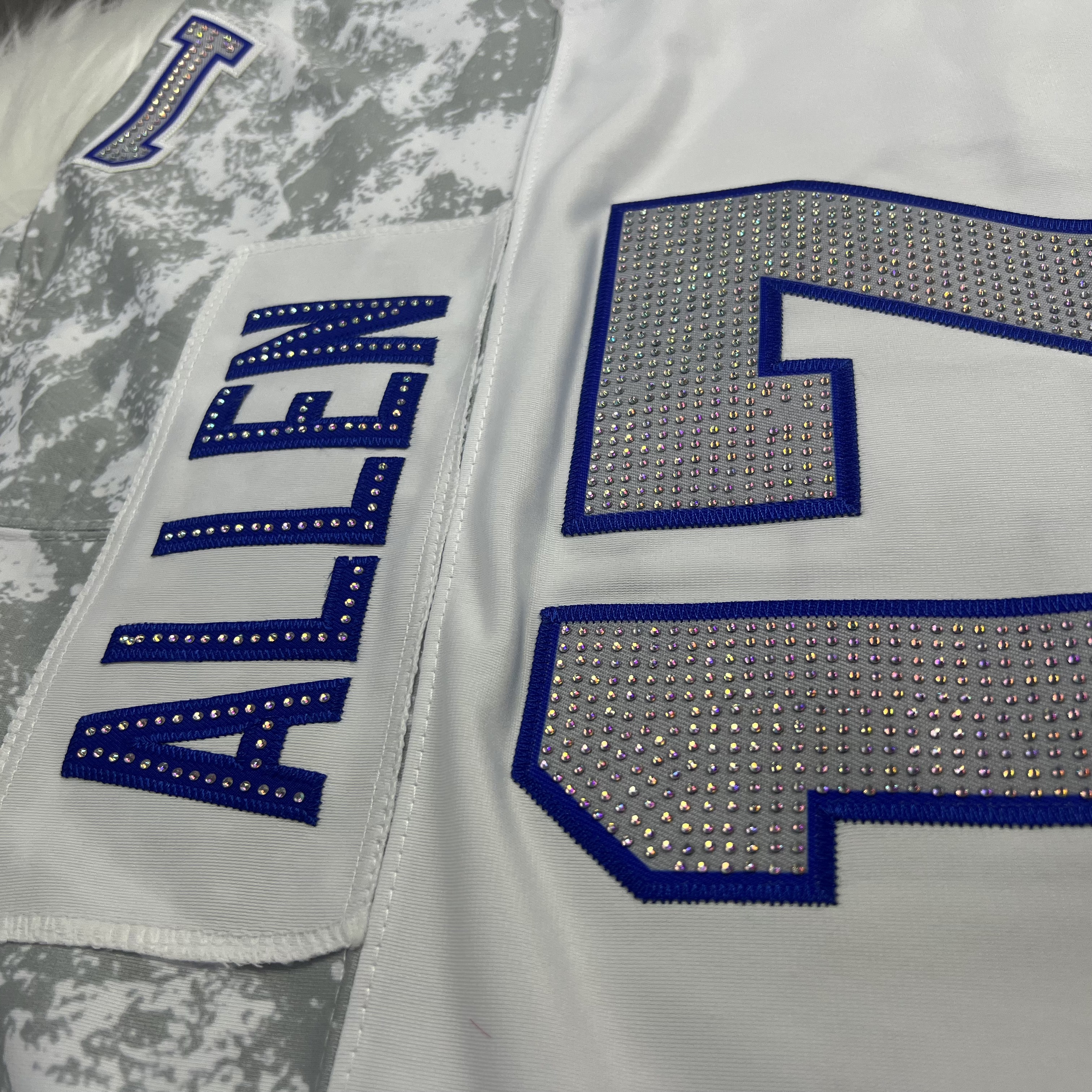 [Diamond-Studded Collector's Edition] Josh Allen Buffalo Bills 2025 Rivalries Collection Limited Jersey - White - Ujersey